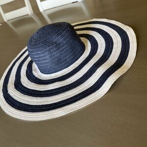 Vera Bradley Navy & White Striped Floppy Sun Hat